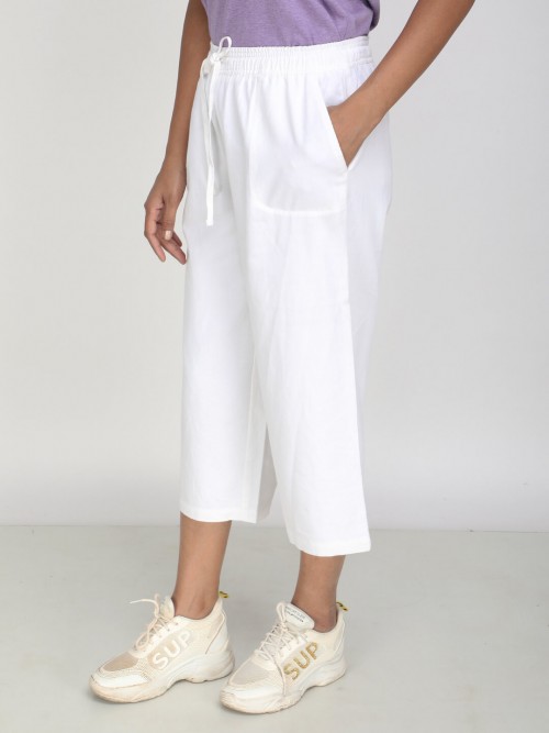 Women Capri In White